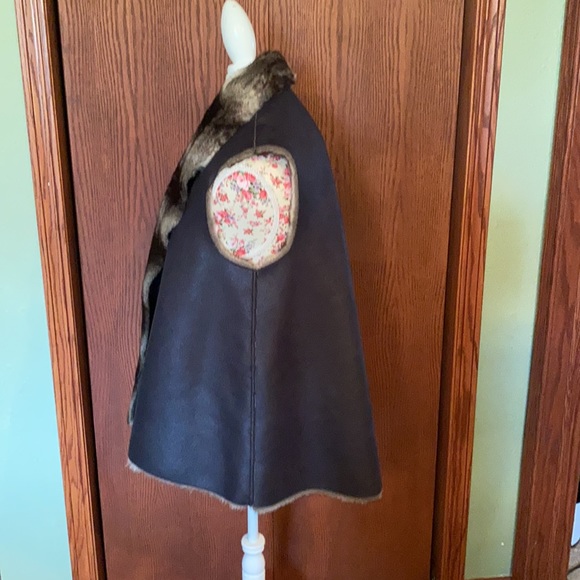 IMAN Reversible Faux Fur Vest - Picture 2 of 7